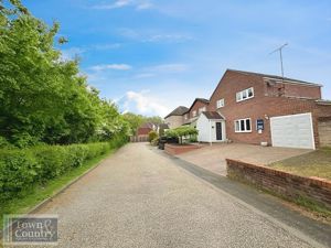 DIXON WAY - click for photo gallery